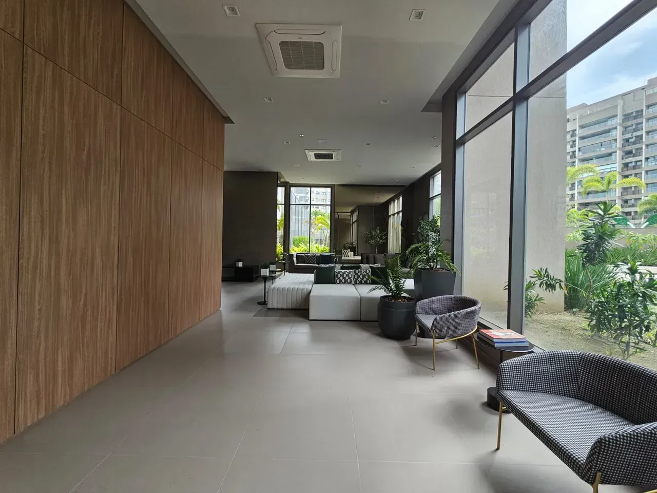 Apartamento mobiliado com 4 quartos e 5 banheiros — photo 68