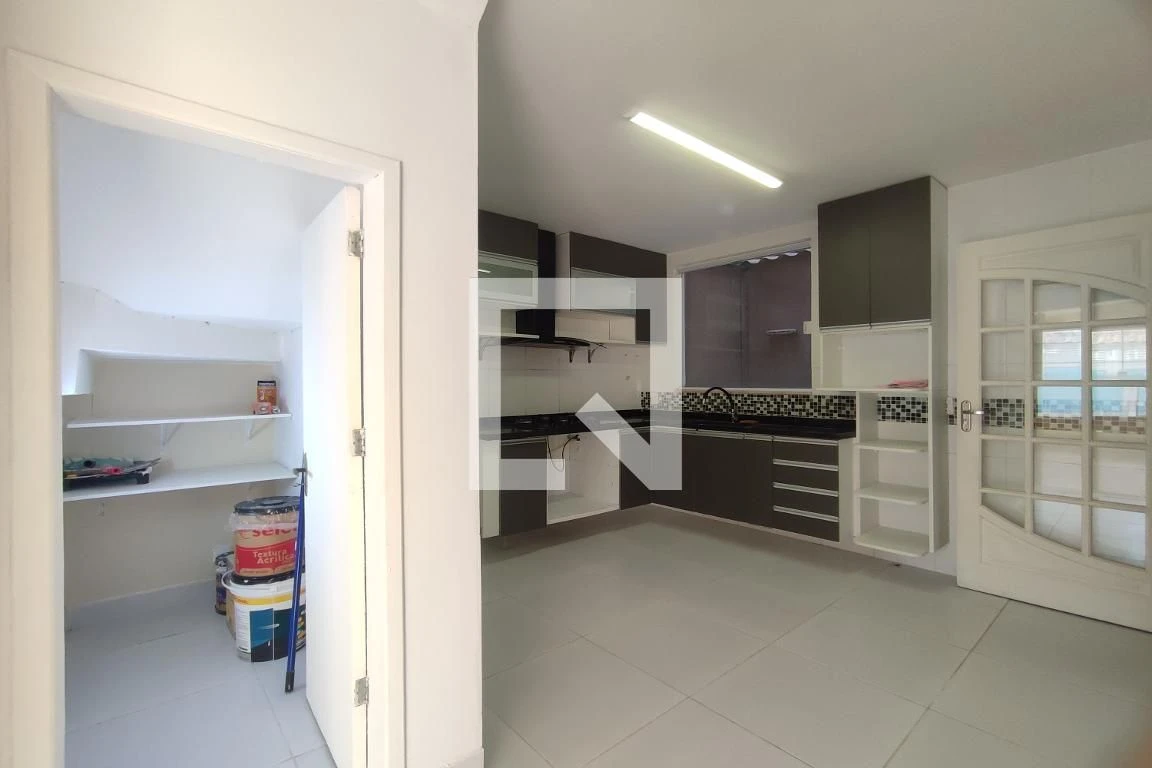 Unfurnished house with 3 bedrooms and 4 bathrooms — photo 42
