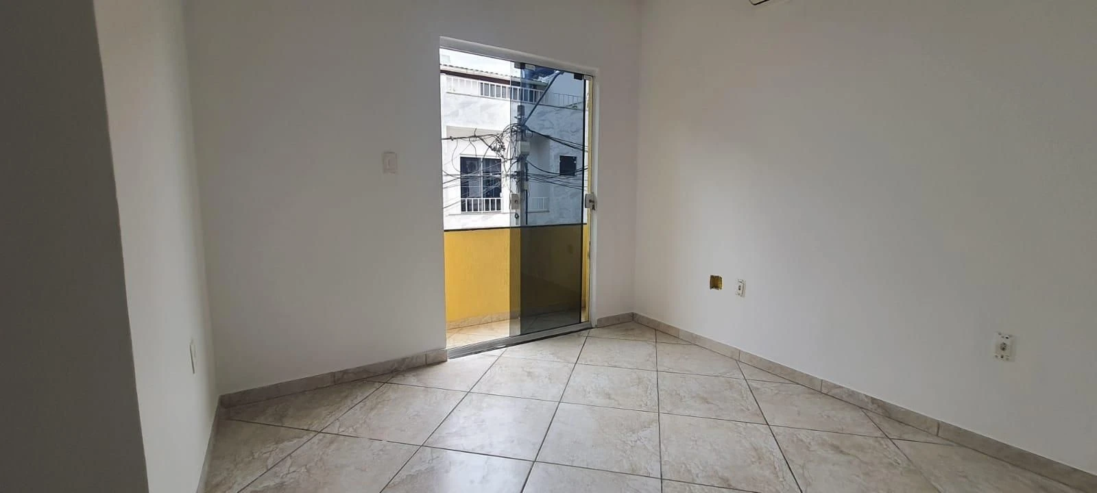 3-bedroom house with 4 bathrooms and 1 parking spot — photo 8