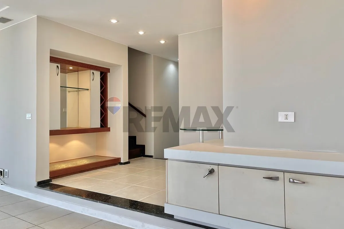 Duplex penthouse with 3 en-suite bedrooms and 200 m² — photo 40