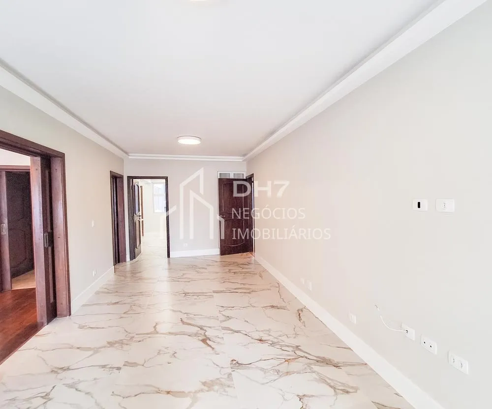 4-bedroom apartment, 2 with their own bathrooms, 199 m² — photo 22