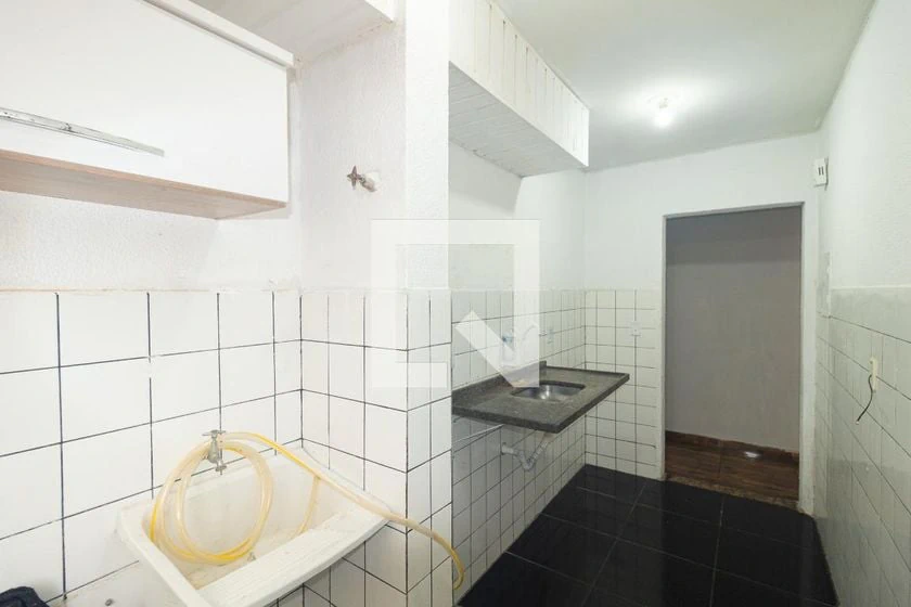 Apartamento de 2 quartos com piso de cerâmica e vaga — photo 16