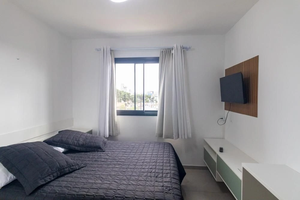 Furnished studio with 1 bedroom and glass balcony — photo 3