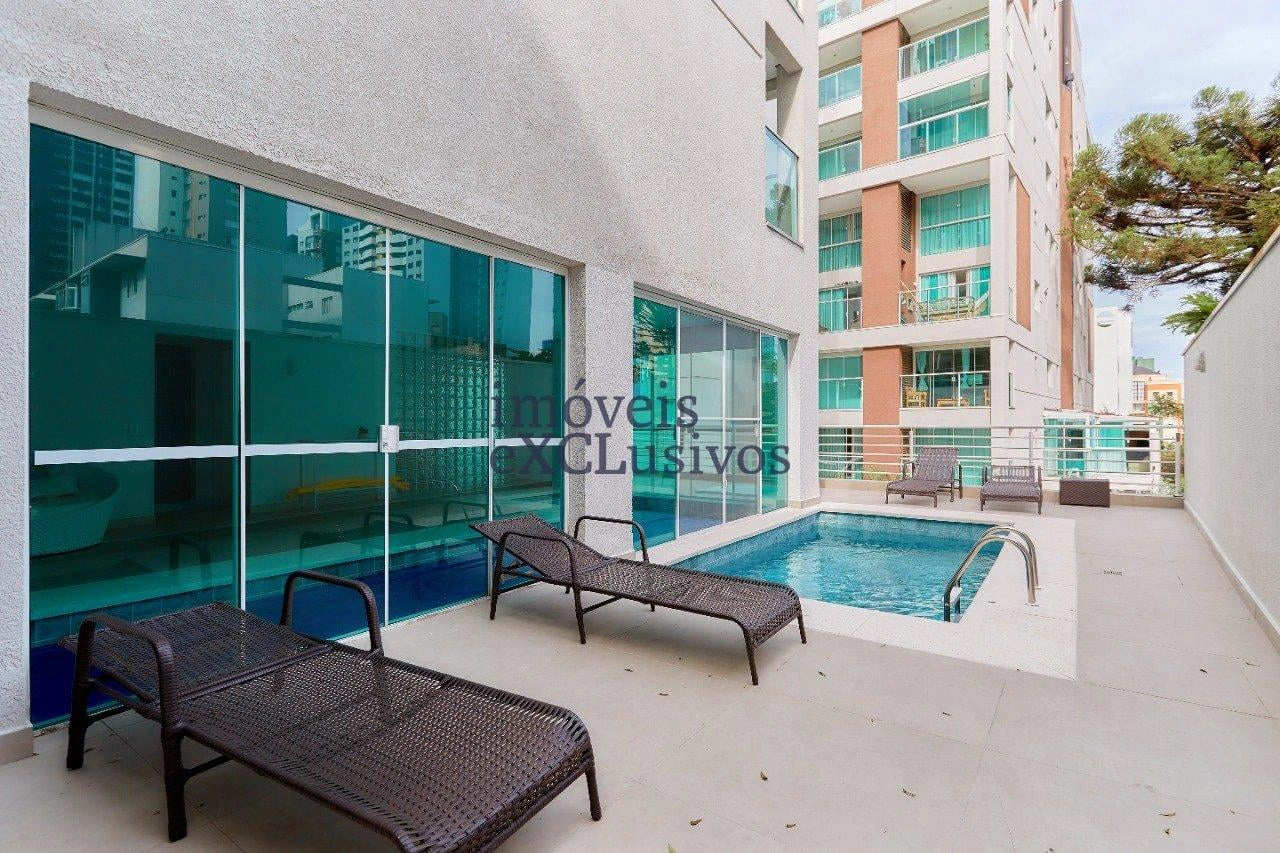 One-bedroom apartment with a private pool in Curitiba — photo 18