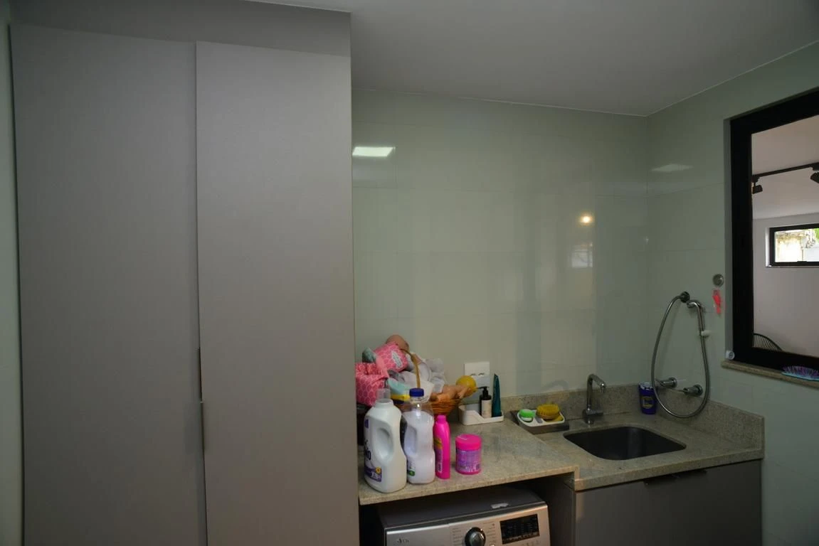 260 m² house with floor-to-ceiling windows and a jacuzzi — photo 35