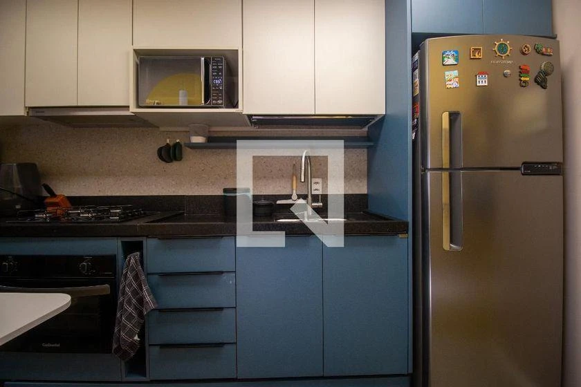 One-bedroom apartment with a washing machine — photo 2