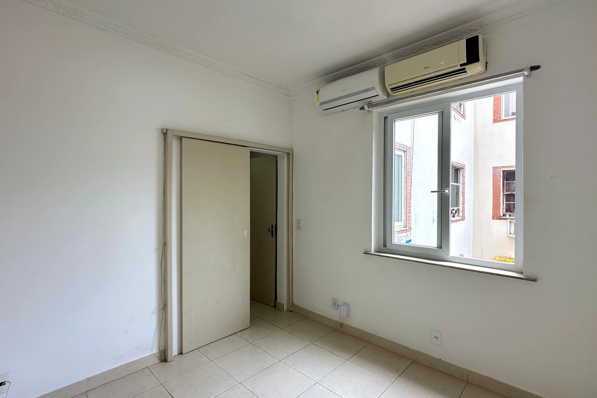 2-bedroom apartment with a mountain view in Rio de Janeiro — photo 16