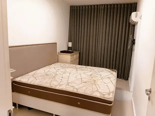 Furnished apartment with open-plan kitchen and 3 bedrooms — photo 25