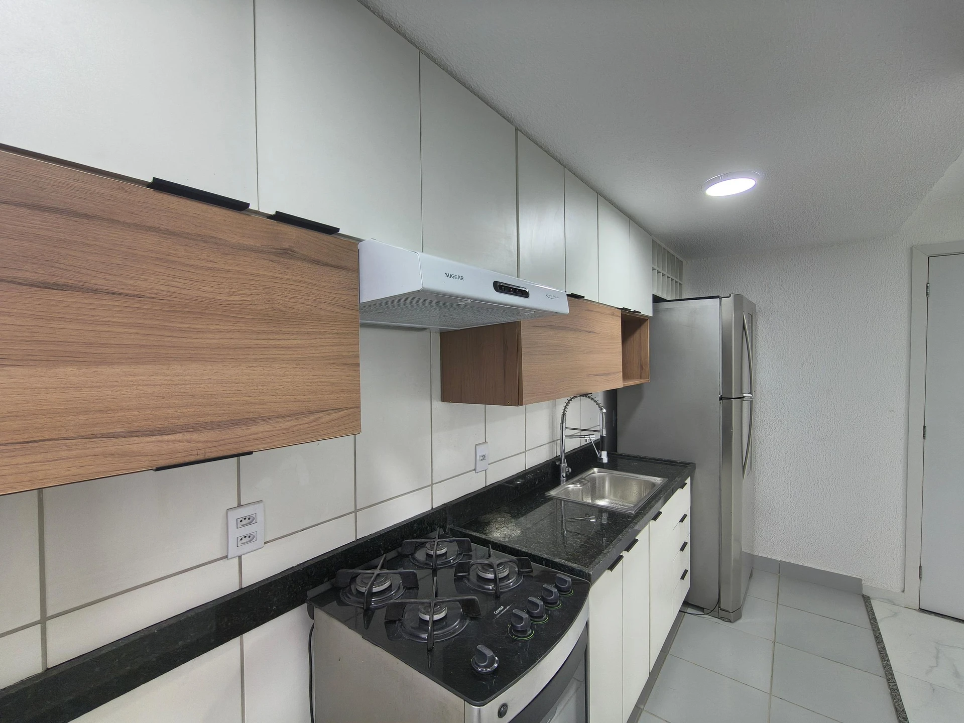 Apartamento mobiliado com 2 quartos, 1 banheiro e varanda — photo 33