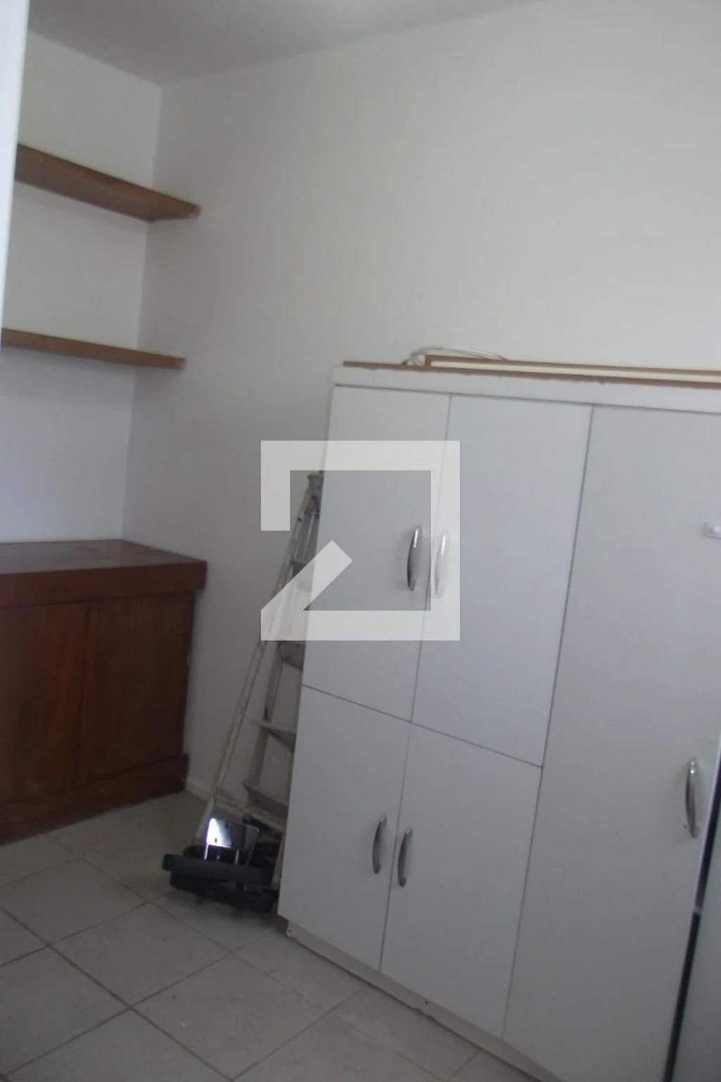 Unfurnished 2-bedroom apartment with a suite bathroom — photo 33