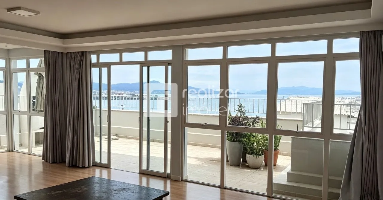Apartment on the 11th floor with a water view — photo 4