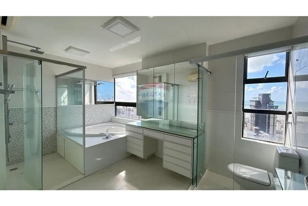 Furnished duplex apartment with open kitchen and 430 m² — photo 6
