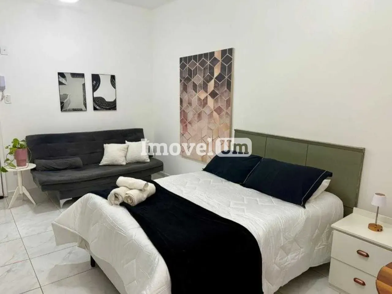 Furnished 1-bedroom apartment with compact kitchenette — photo 8