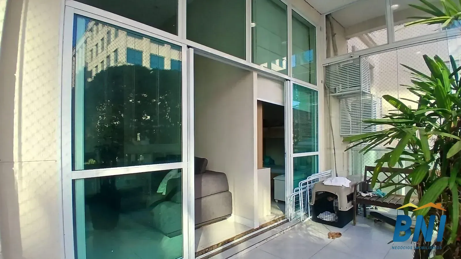 Apartamento de 2 quartos com cozinha integrada e varanda — photo 19