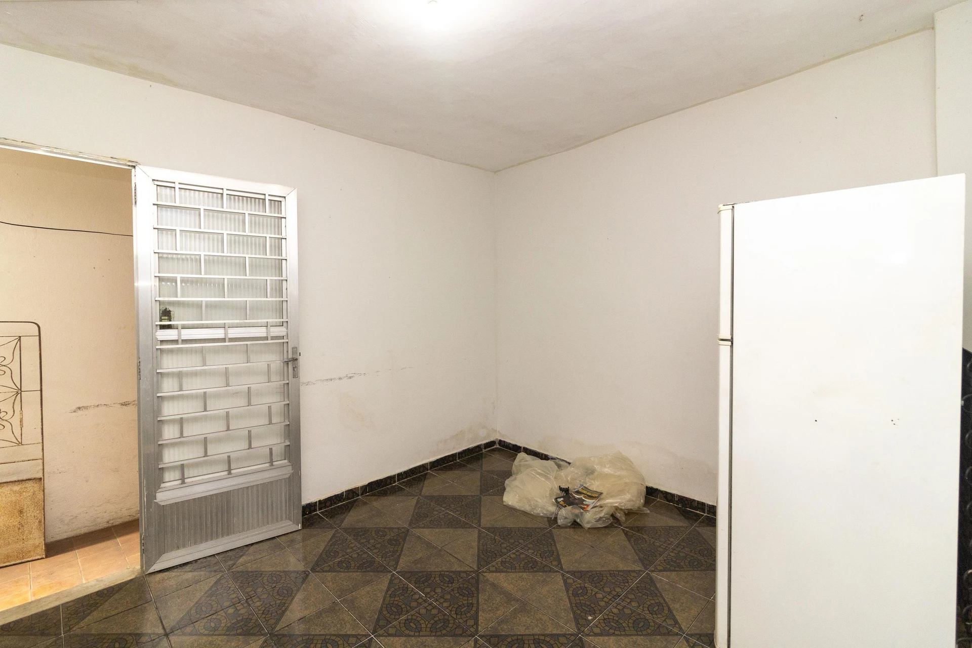 Rental house with no parking, 1 bedroom and 1 bathroom — photo 13
