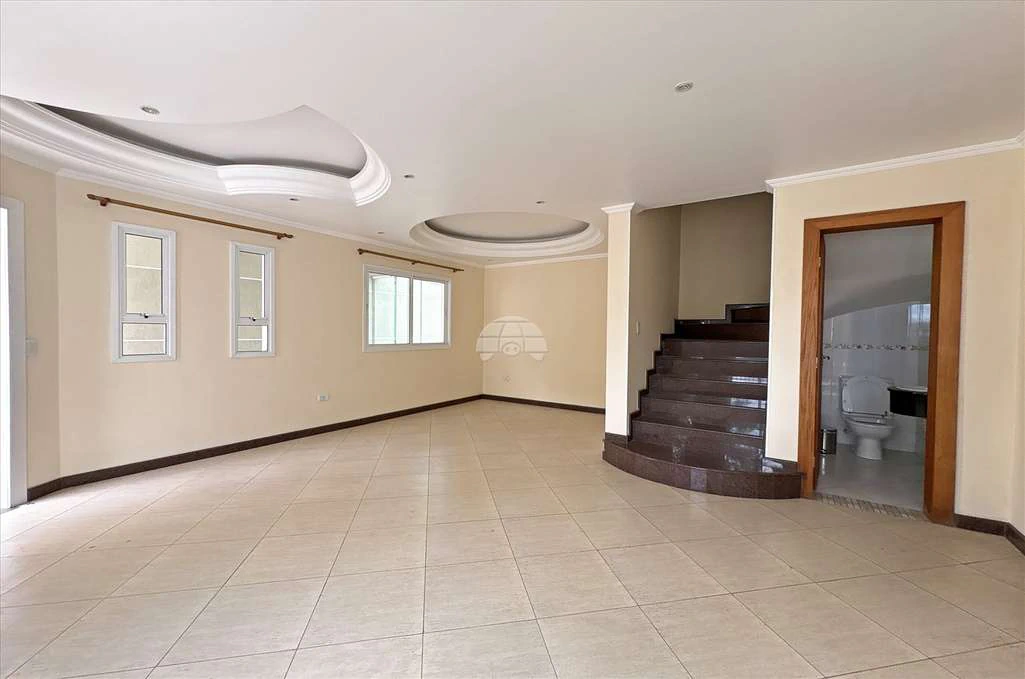 House with 4 bedrooms, 1 en-suite and 3 parking spots — photo 4