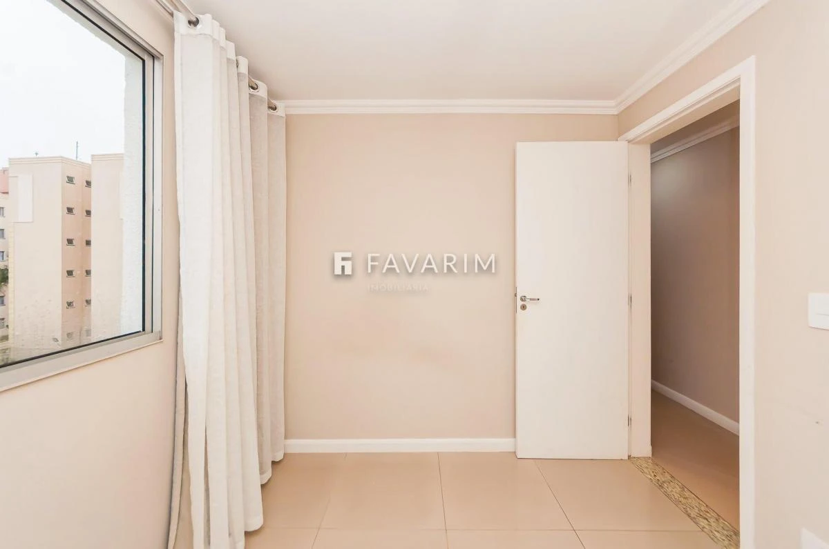 3-bedroom apartment in a building with a pool — photo 24