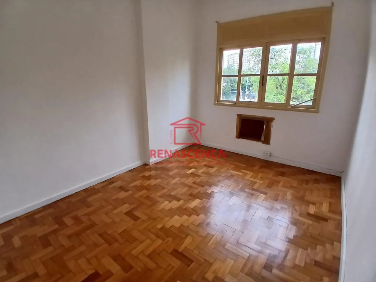 Apartment on the 3rd floor with wood or laminate floors — photo 14