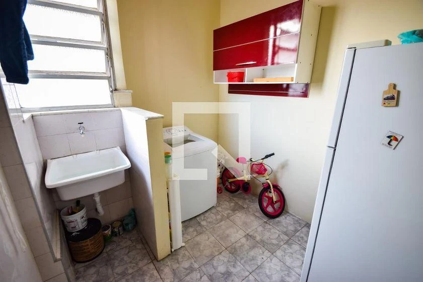 65 m² apartment with a washing machine and a bathtub — photo 17