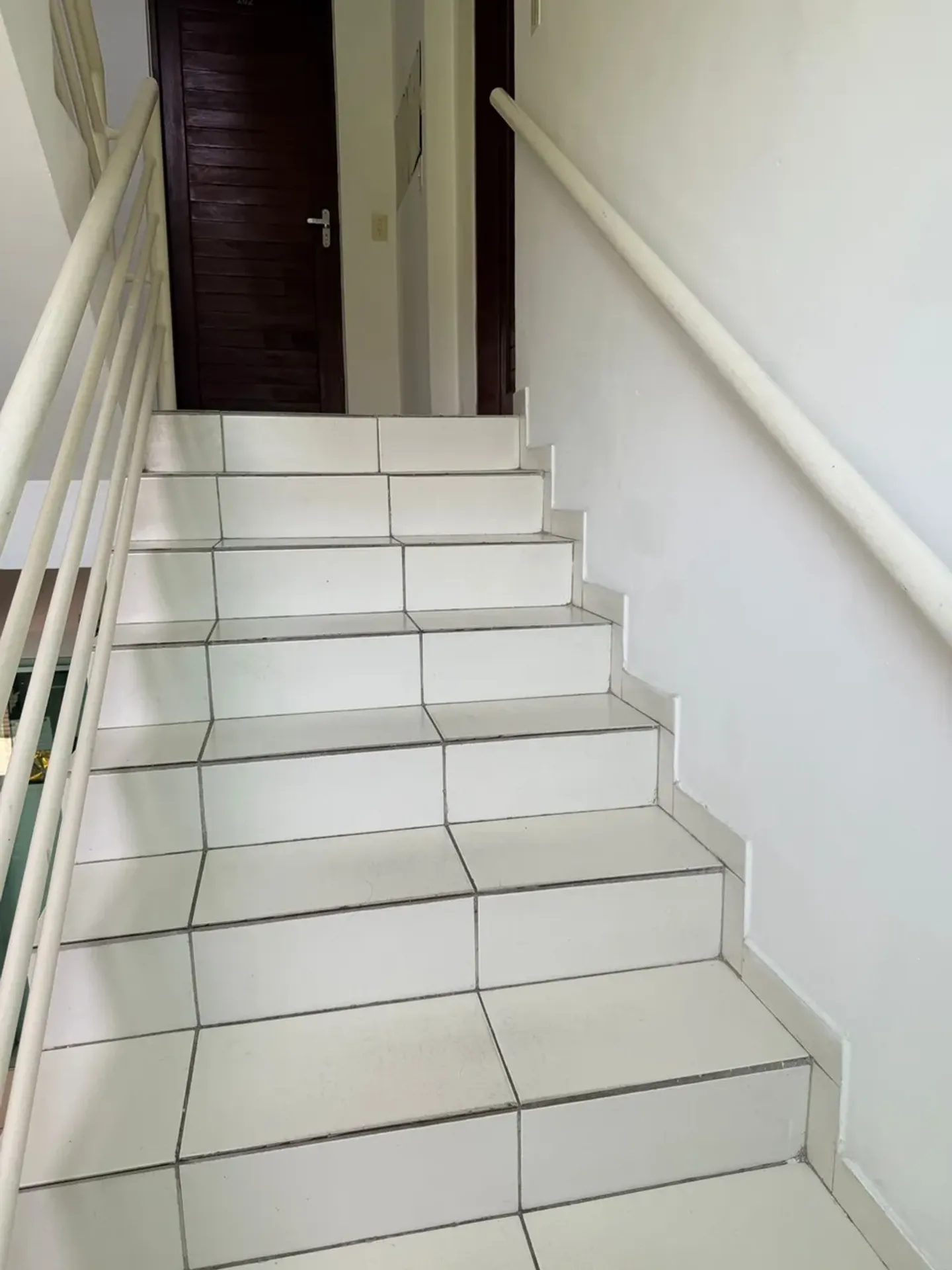 Unfurnished 2-bedroom apartment with 1 en-suite