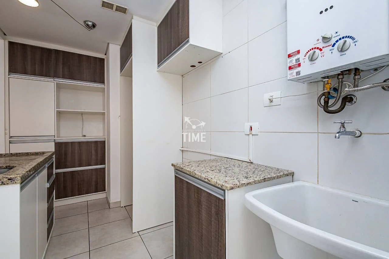2-bedroom apartment with a home office in Curitiba — photo 19