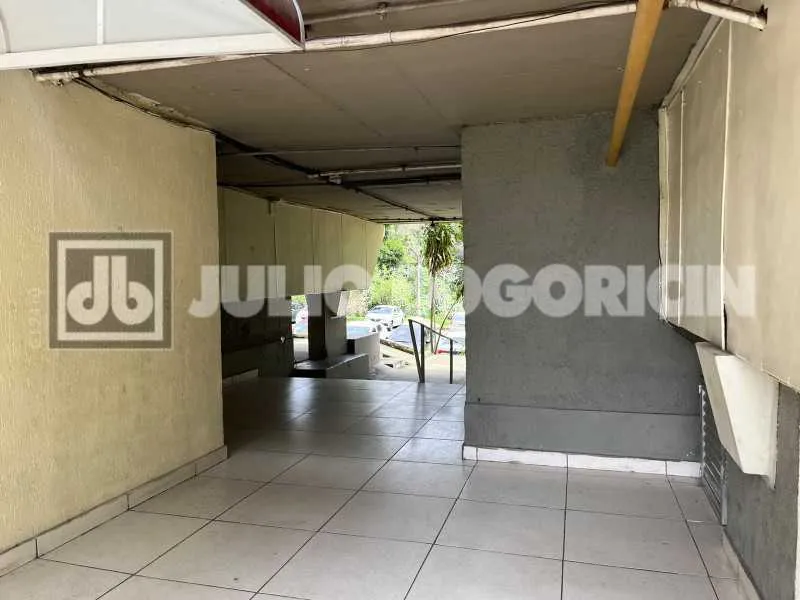 2-bedroom apartment with a mountain view — photo 4