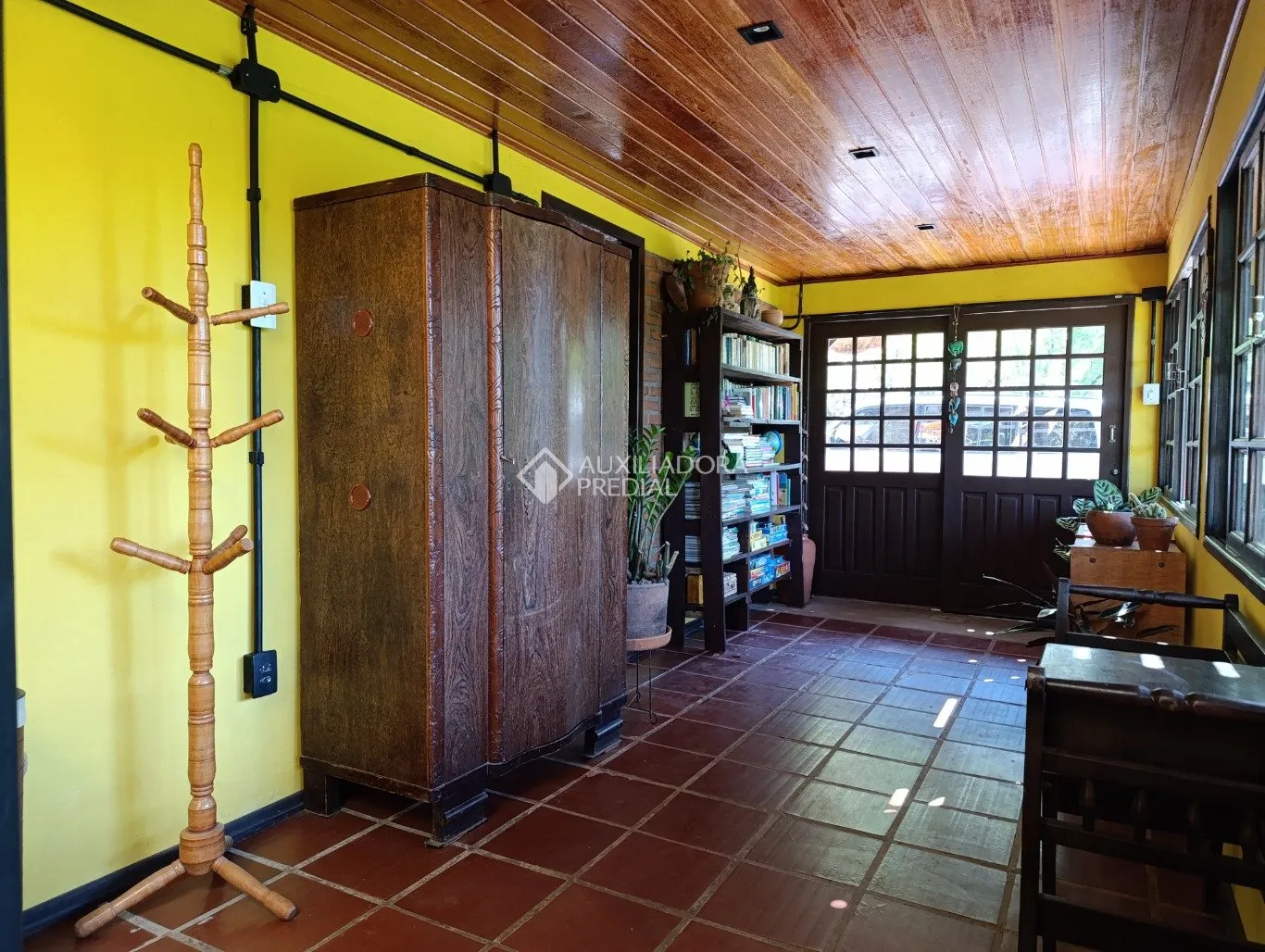 Furnished house with a balcony, 6 bedrooms and 3 baths — photo 23