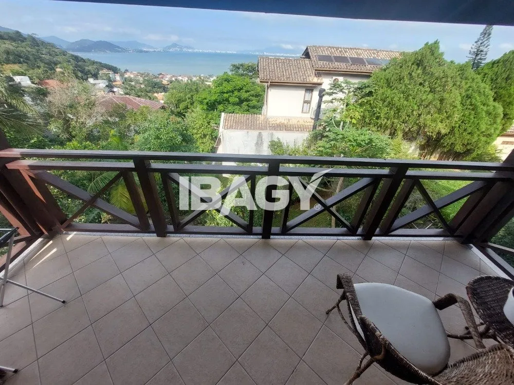 House for rent with 6 bedrooms, 5 suites and 7 bathrooms — photo 45