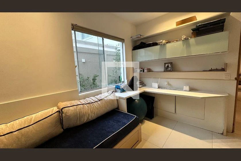 5-bedroom house with a home office — photo 41