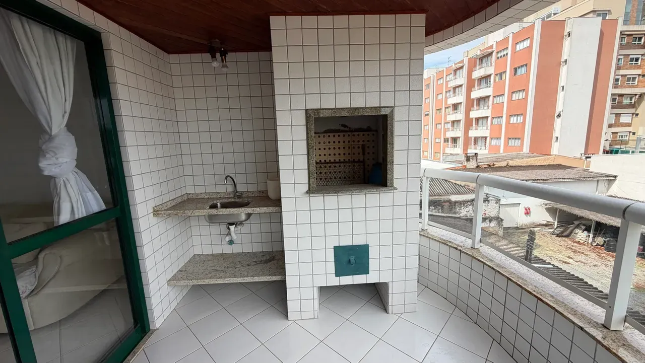 2-bedroom apartment with a washing machine in Curitiba — photo 19