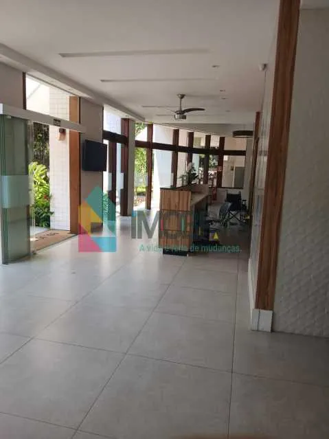 Furnished apartment with 2 bedrooms and a city view — photo 25