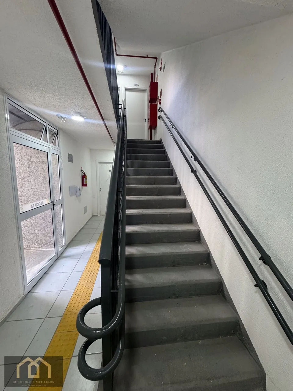 Apartamento mobiliado com 2 quartos e 1 banheiro — photo 12