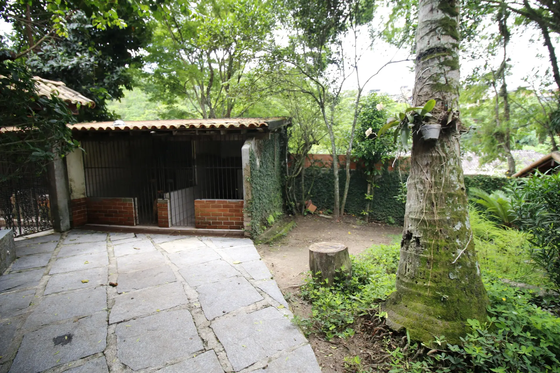 Furnished house, 700 m², with a jacuzzi — photo 69