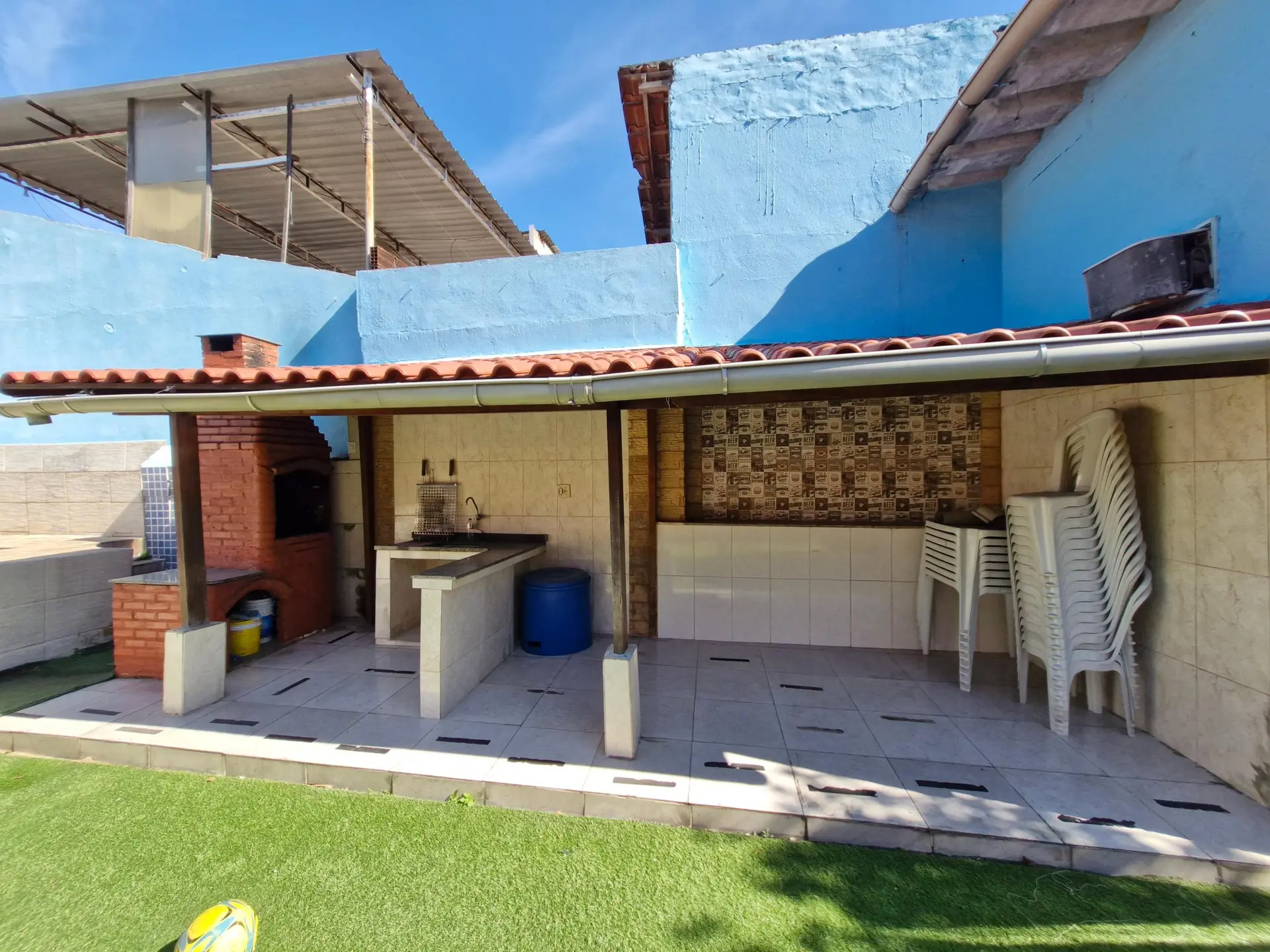 Furnished house with 3 bedrooms, balcony and private garden — photo 10