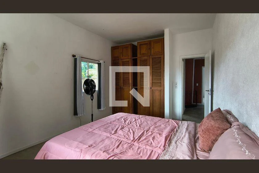 Furnished house, 270 m², with floor-to-ceiling windows — photo 21