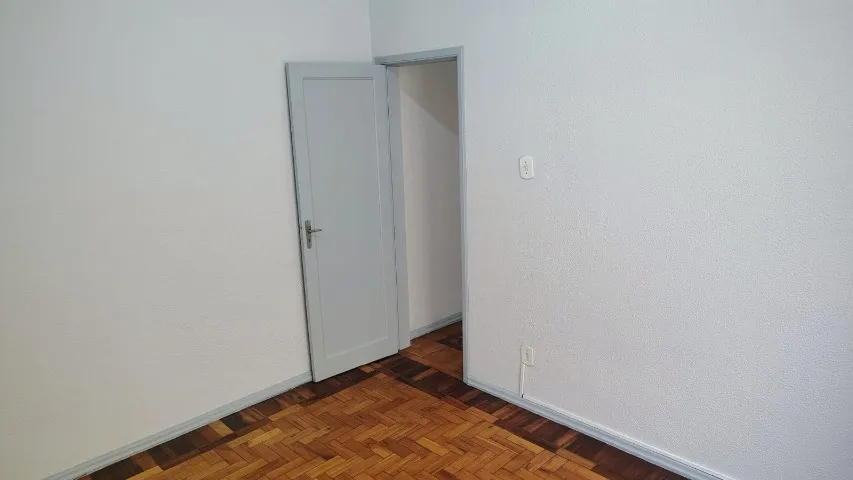Дерев'яна підлога або ламінат та 1 спальня: квартира 50 м² — photo 9