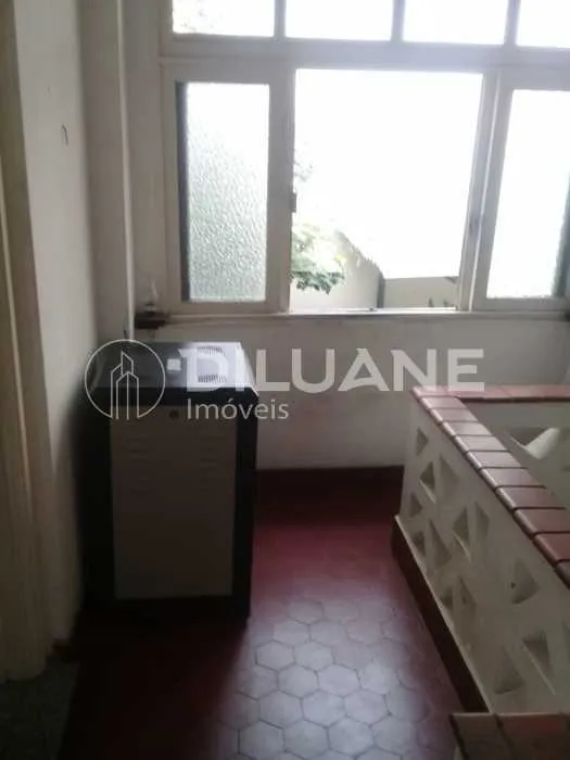 Unfurnished 1-bedroom apartment with 1 bathroom and parking — photo 17