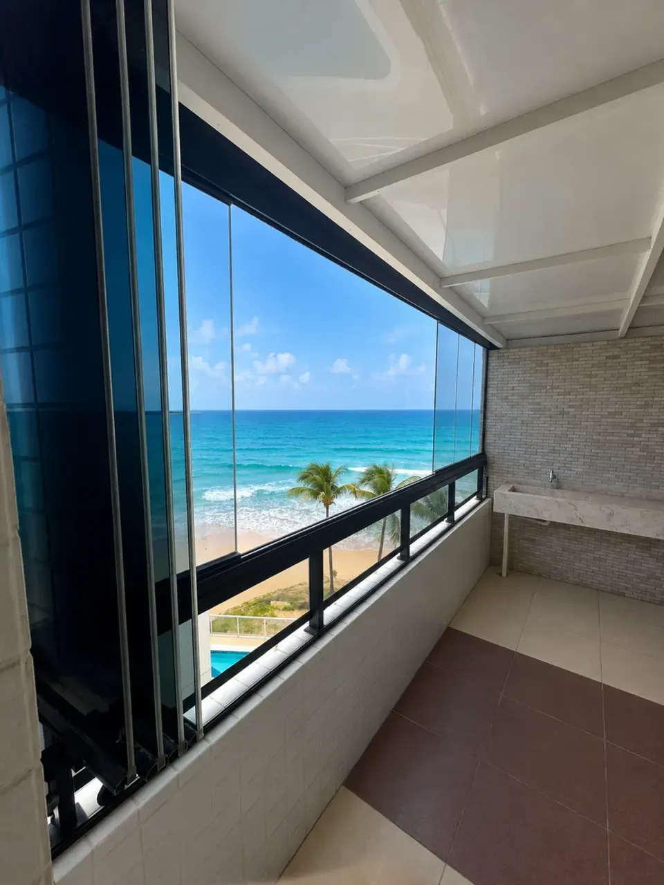 Furnished apartment, 200 m², with a glass-enclosed balcony — photo 7
