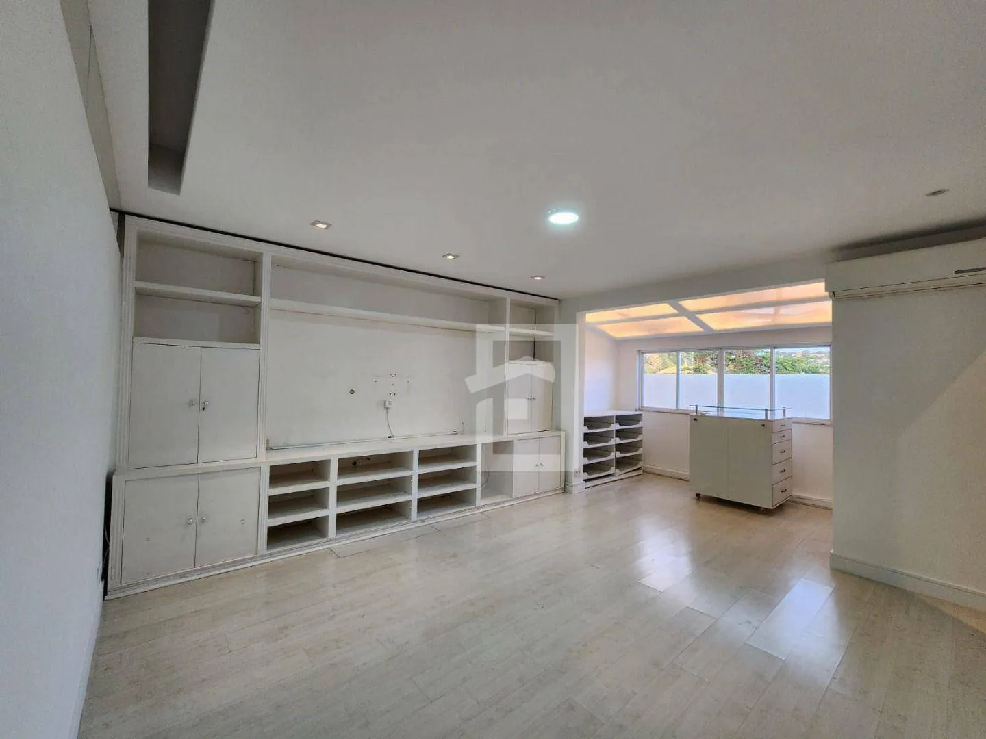 Duplex penthouse with 5 bedrooms and 5 bathrooms — photo 45