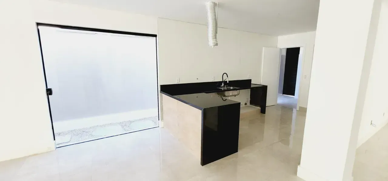 Unfurnished house with an open kitchen and 4 bedrooms — photo 9