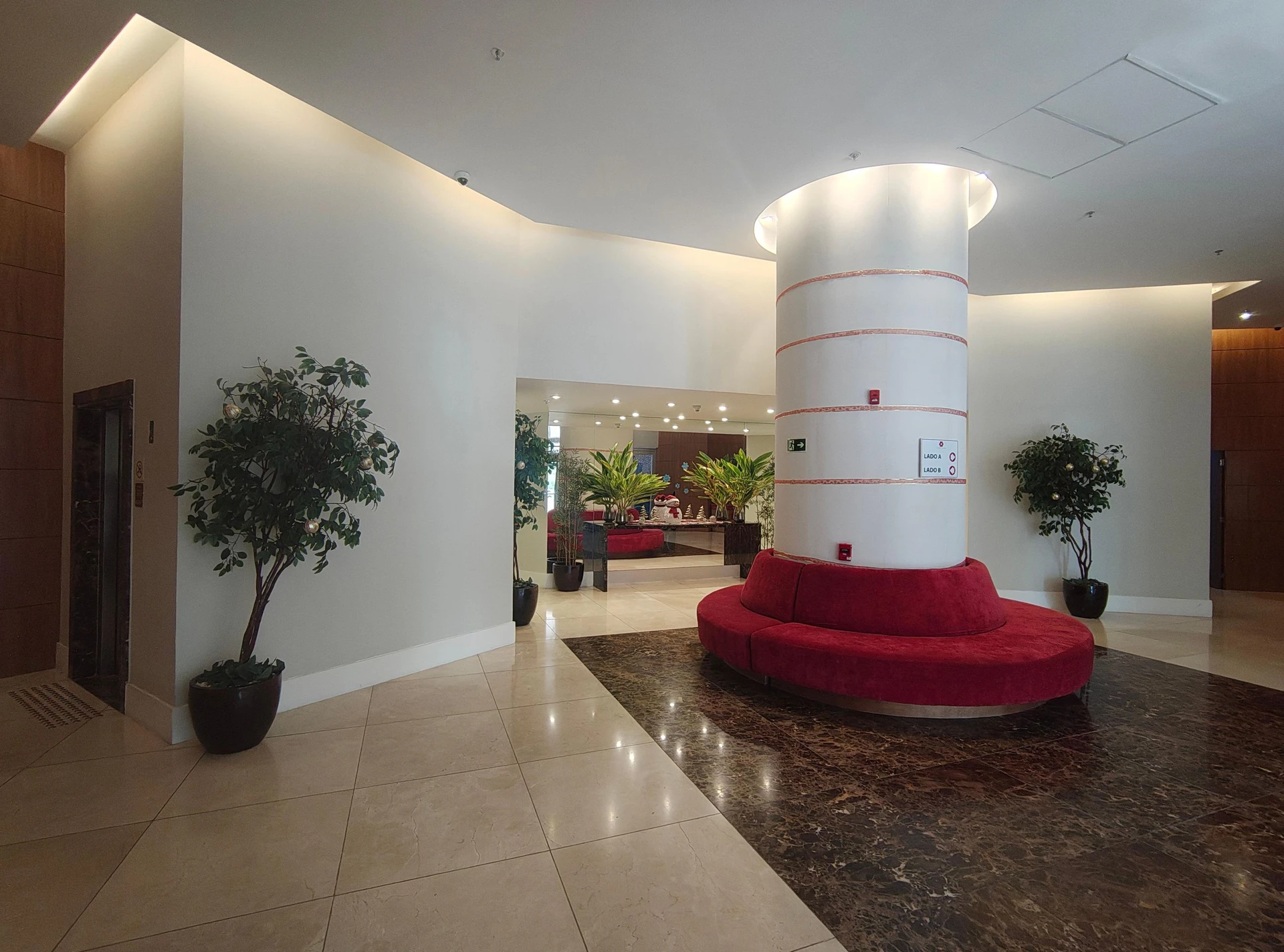 Apartamento mobiliado com 2 quartos e 3 banheiros — photo 2
