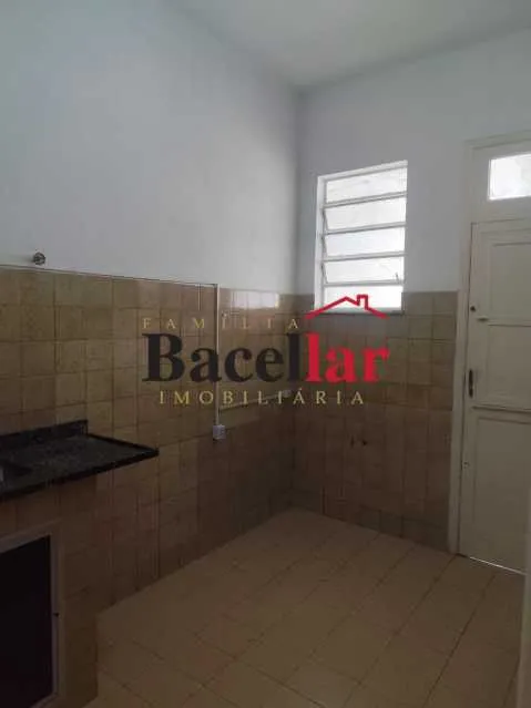 Casa, 130 m², com piso de madeira ou laminado — photo 2