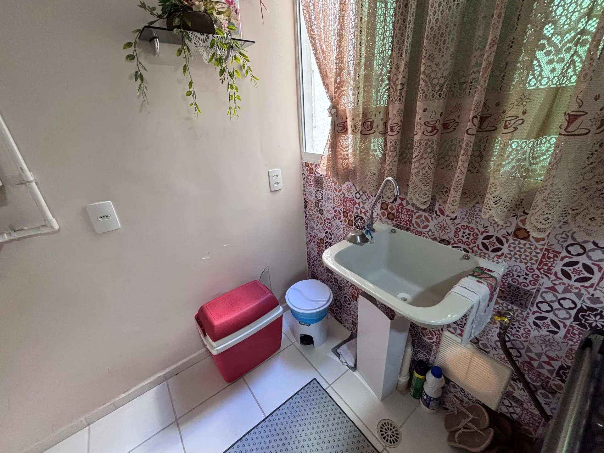 Furnished 2-bedroom apartment with open-plan gas kitchen — photo 7