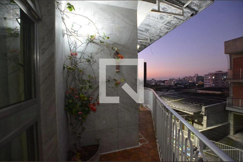 Furnished 231 m² house with 3 bedrooms and a balcony — photo 7