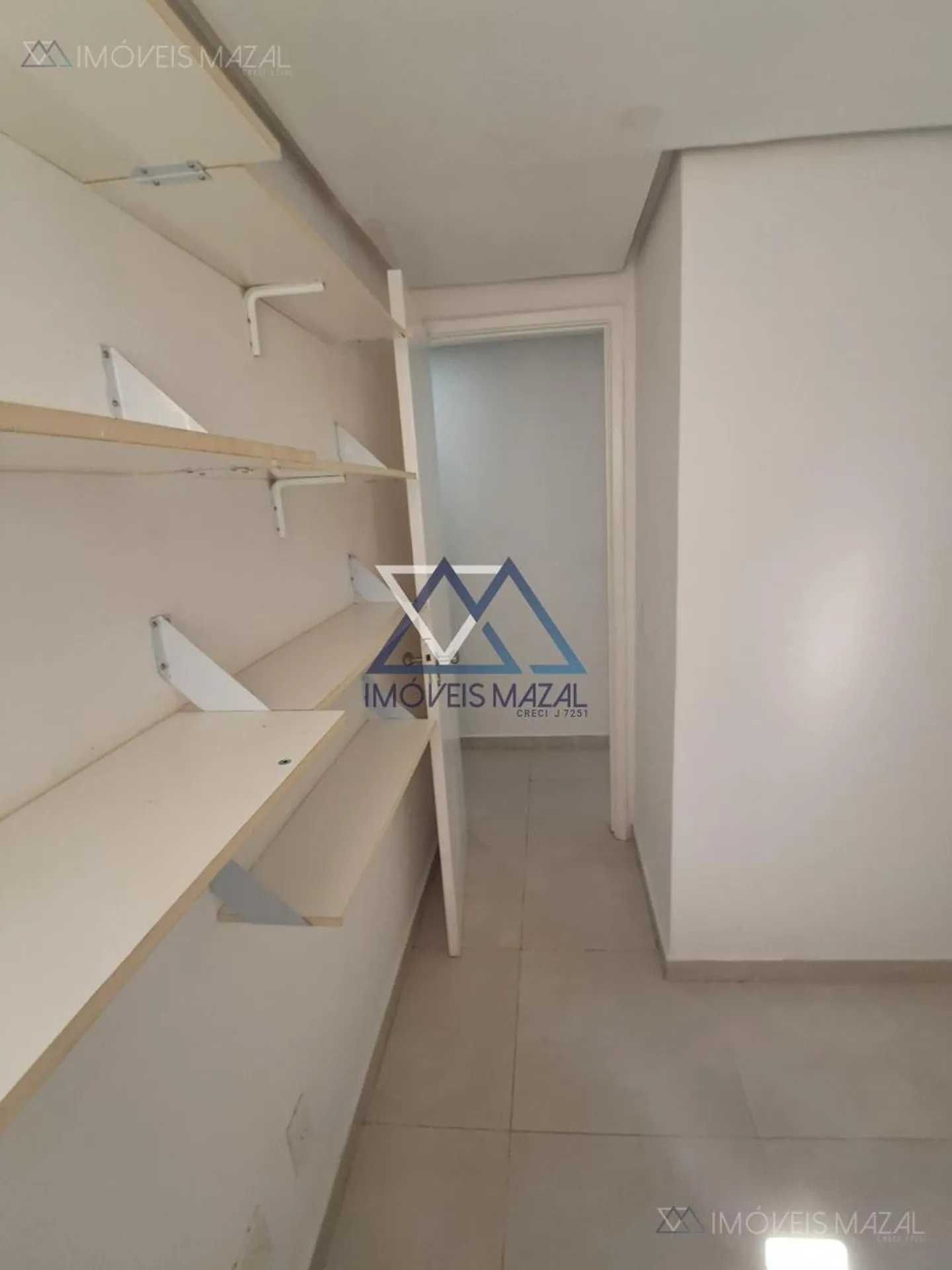 Rental apartment with 3 bedrooms and 4 bathrooms — photo 33