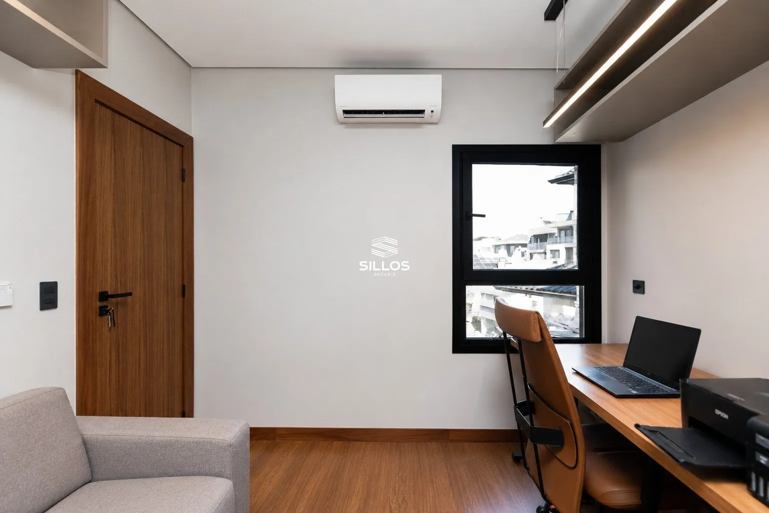 Condominium house with 5 bedrooms and 4 en-suites with balcony — photo 24