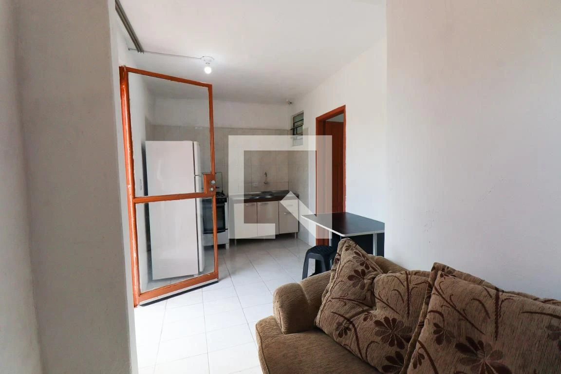 Furnished 25 m² studio in Curitiba — photo 2