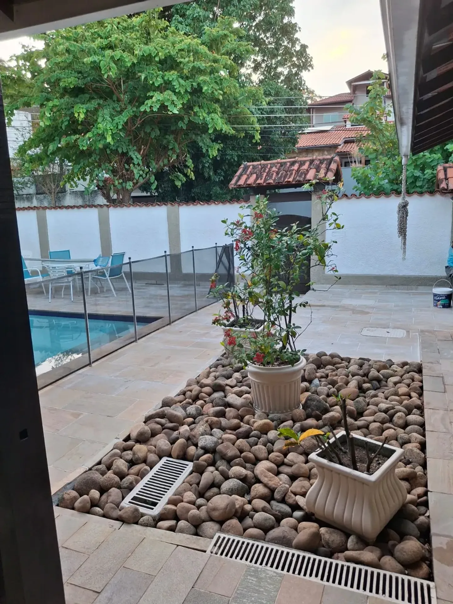 Furnished single-story house with 4 bedrooms and 3 baths — photo 29