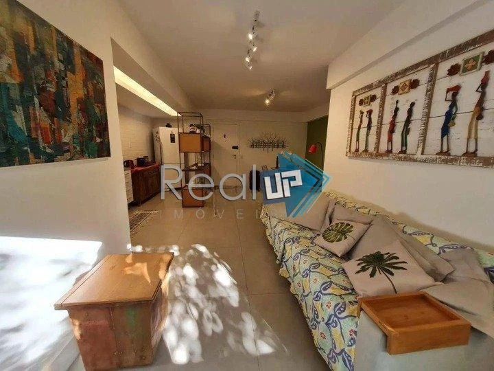 Furnished apartment, 74 m², with a glass-enclosed balcony — photo 14