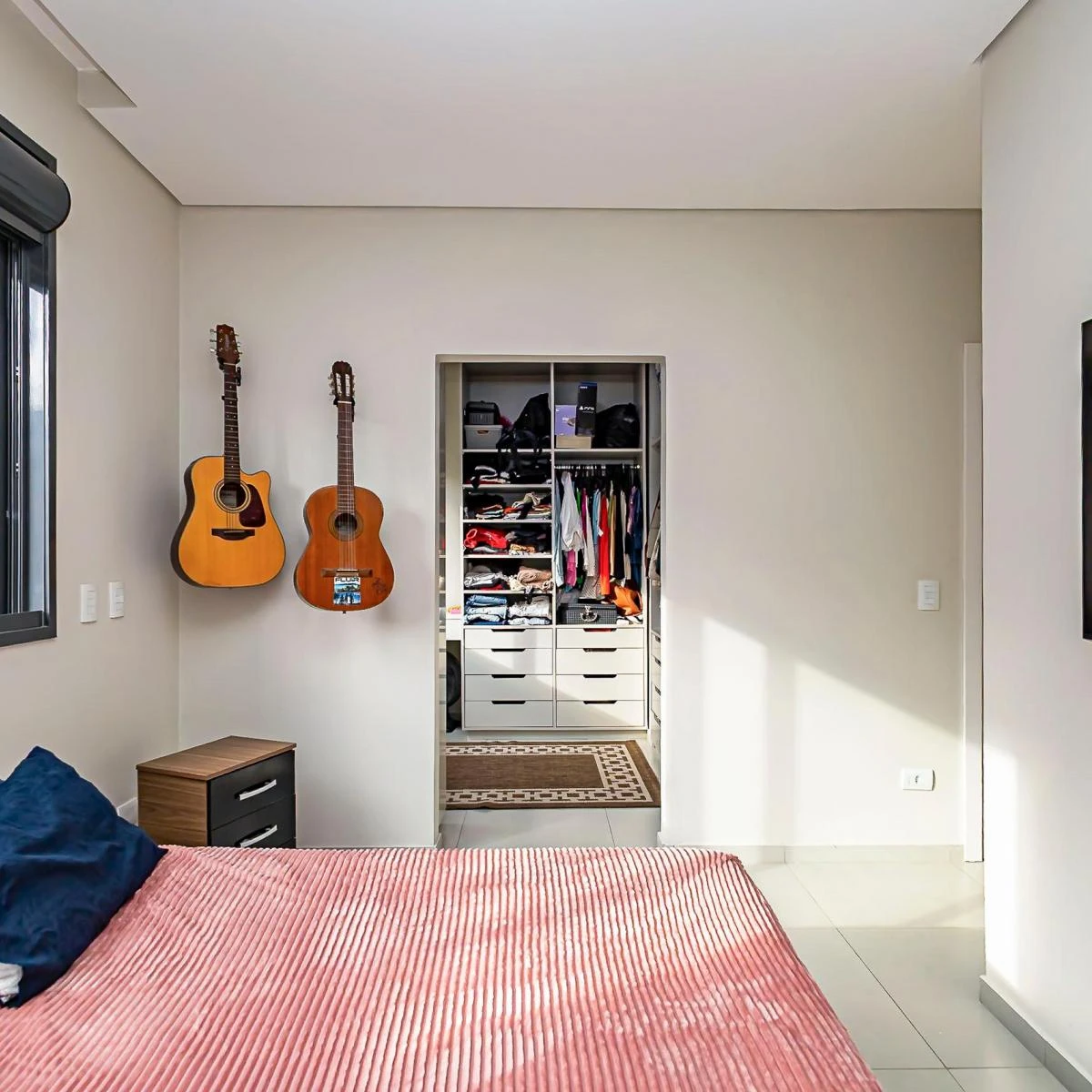 3-bedroom apartment with a grill on the balcony in Curitiba — photo 8